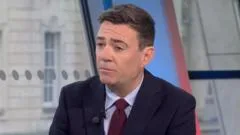 Andy Burnham, Sosyal Bakımın Çökmesi NHS'yi Bozecek Uyarısında Bulundu