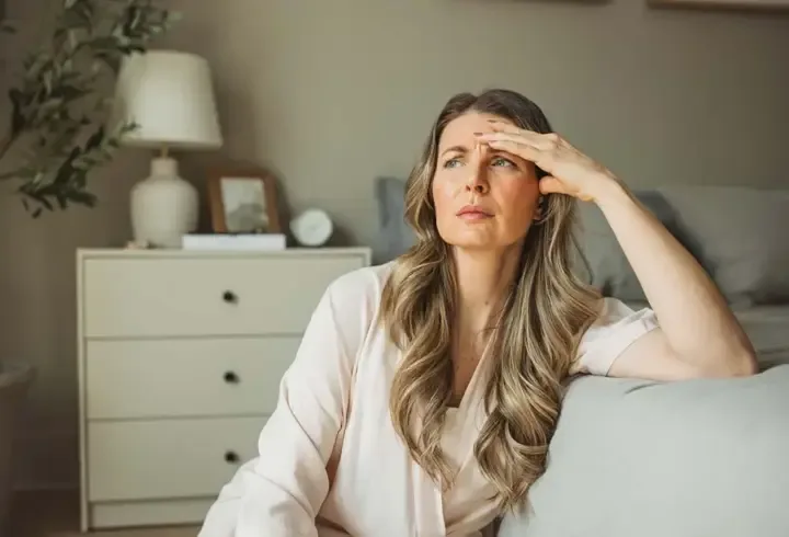 Menopoz bir hastalık değil, kadın yaşamının doğal bir dönemidir