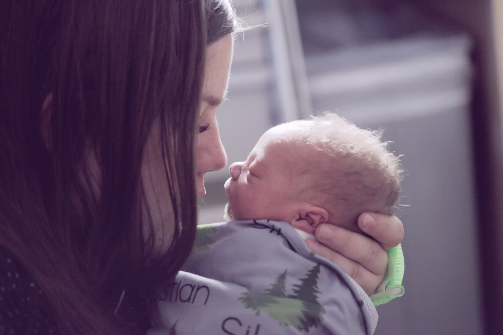 Yeni anneler, sağlık navigatörleri sayesinde bariyerleri aşarak postpartum bakımına erişebiliyor