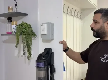 Hamile eşinin deprem paniğini azaltmak için 100 TL’ye alarm sistemi geliştirdi