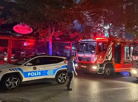 Esenyurt'ta 2 Katlı Restoranda Yangın: Müdahale Eden Personel Yaralandı